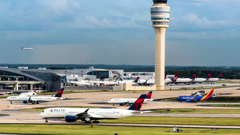 Denne flyplassen, Hartsfield–Jackson Atlanta internasjonale lufthavn, kan fortsatt skilte med å være den travleste flyplassen i verden, ifølge nye tall. Foto: Shutterstock